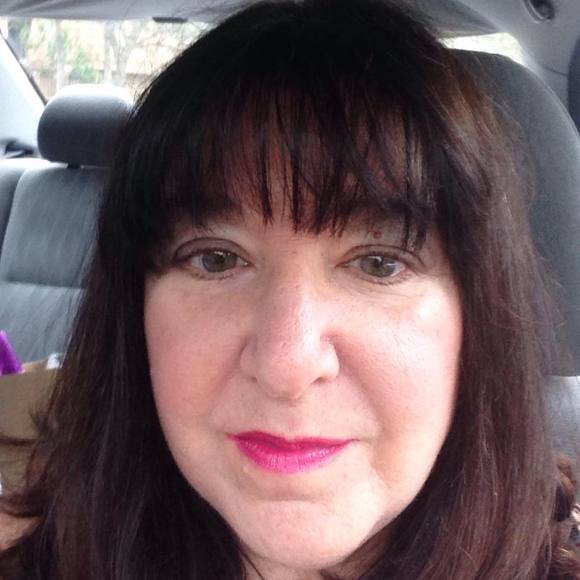 Meet your Posher, Hinde - Picture 1 of 1